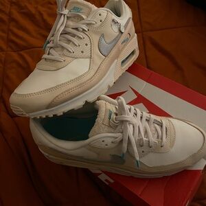 Womens Airmax 90’s